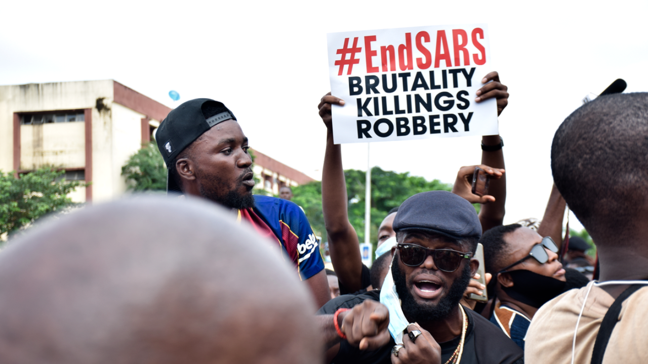 Police open fire as protesters march to Anambra SARS headquarters | TheCable