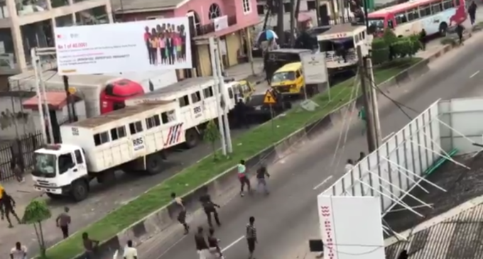 Hoodlums attack RRS operatives in Lagos
