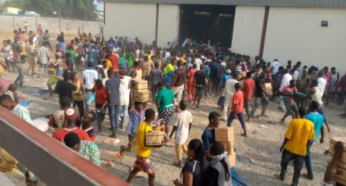 Mob loots ‘COVID-19 palliatives’ at warehouse in Abuja