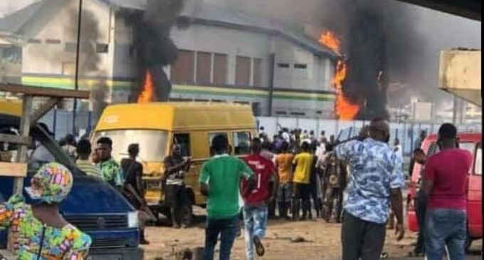 Hoodlums set police station ablaze in Lagos
