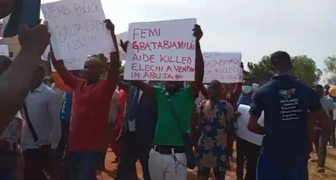 Newspaper vendors in Abuja protest killing of colleague by Gbaja’s aide
