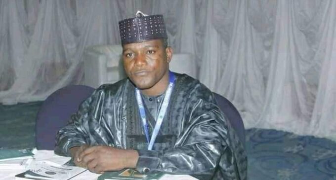 EXTRA: Bauchi lawmaker spends N2.8m on canoes for his constituency