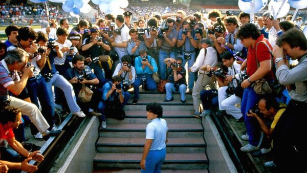 Maradona at his Napoli unveiling [Credit: Alfredo Capozzi]