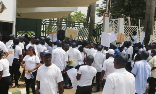 PHOTOS: Workers picket n’assembly over financial autonomy for state assemblies