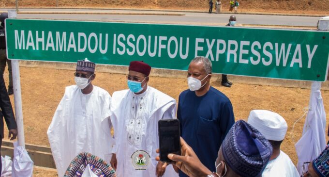 Buhari names Abuja expressway after president of Niger Republic