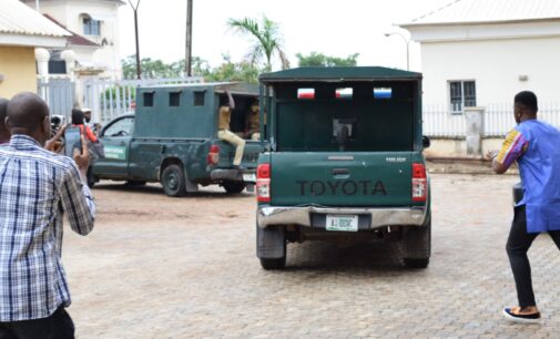 Security operatives clash with gunmen trying to hijack inmate at Lagos court