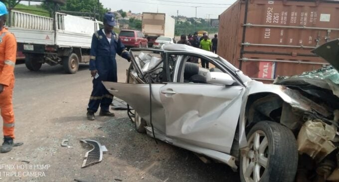 One dead as 40-foot container crushes vehicles on Lagos bridge