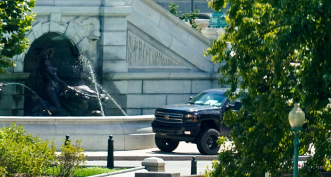 Buildings evacuated as police respond to ‘bomb threat’ near US Capitol