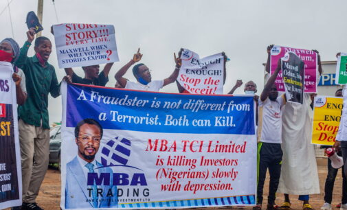 PHOTOS: Victims of ‘forex scam’ protest at EFCC headquarters