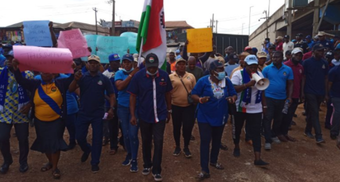 NLC protests poor state of Lagos-Abeokuta expressway