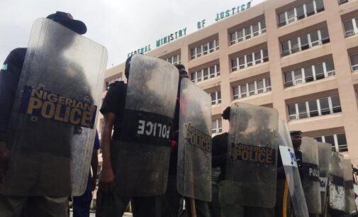 #EndSARSMemorial: Security operatives block protesters from marching to n’assembly