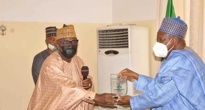 EXTRA: Fiscal commission honours Ganduje for ‘efforts in anti-corruption drive’