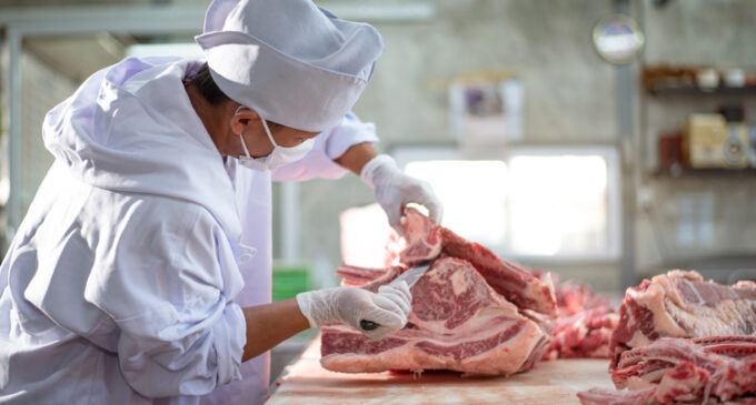 Report: UK may ease visa restrictions for foreign butchers amid labour shortage