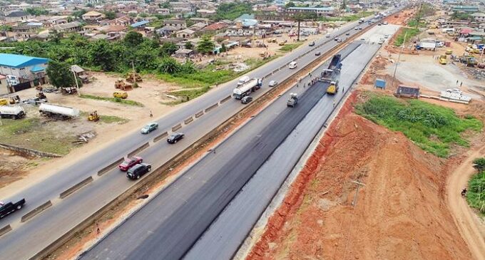 An unusual traffic jam on Sagamu-Lagos expressway