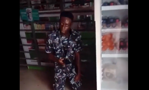 TRENDING VIDEO: Policeman takes refuge in shop after gunmen attacked checkpoint in Enugu