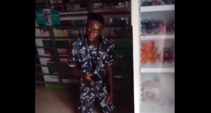 TRENDING VIDEO: Policeman takes refuge in shop after gunmen attacked checkpoint in Enugu