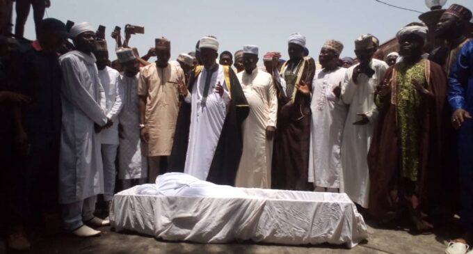 After Muslim funeral prayers, traditionalists hold burial rites for Alaafin of Oyo