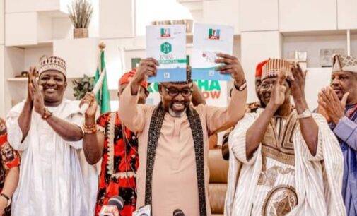 PHOTOS: Support group presents APC presidential nomination form to Okorocha