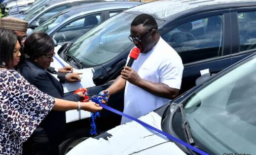 PHOTOS: Ayade presents vehicles to judges to ‘appreciate them for upholding truth’