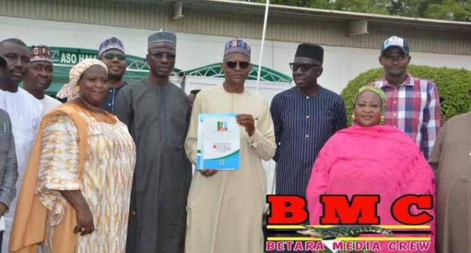 Borno residents ‘buy’ N10m APC nomination form for reps panel chairman