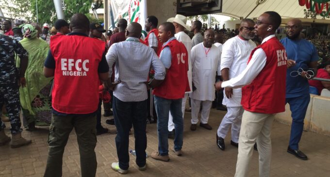 PHOTOS: EFCC operatives arrive venue of PDP presidential primary
