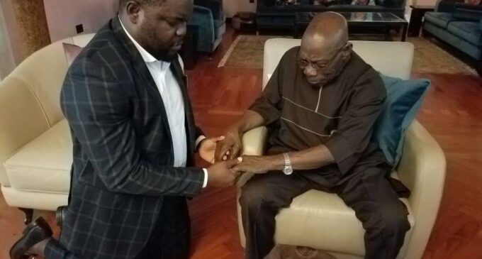 EXTRA: Accord Party presidential candidate kneels before Obasanjo for prayers