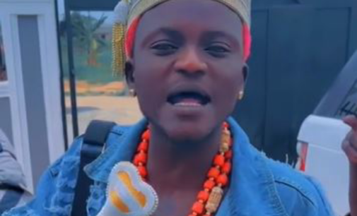 VIDEO: Portable bags chieftaincy title in Ogun