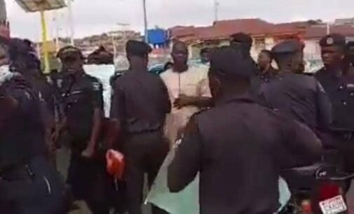 Police constables protest in Osun over ‘non-payment of salaries for 18 months’