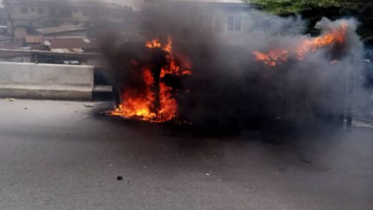 Seven passengers burnt to death in bus accident in Lagos