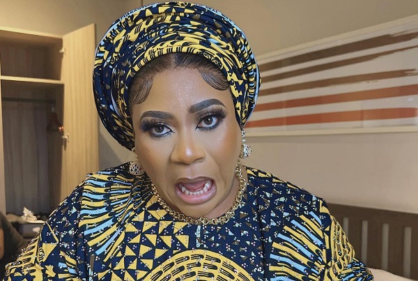 EXTRA: Nkechi Blessing hands out dildo as souvenir at mum’s death anniversary