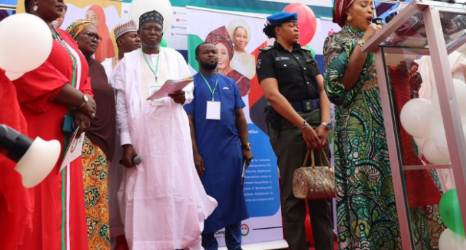 EXTRA: Police to ‘fish out’ female officer who carried Atiku’s wife handbag