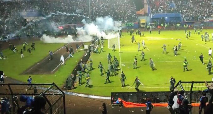 VIDEO: ‘174’ killed in stampede at Indonesia football match