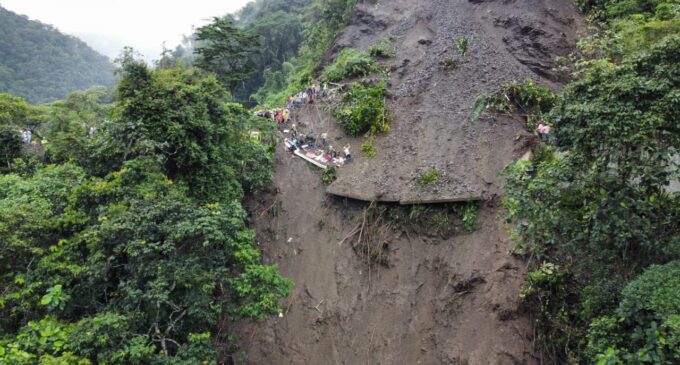 34 killed as landslide buries bus in Colombia