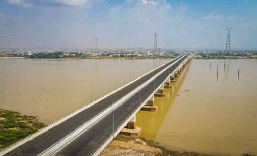 FG: Second Niger Bridge to be open May 15 | Lagos-Ibadan expressway ready April 30