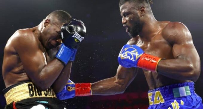Efe Ajagba defeats Stephan Shaw in heavyweight bout