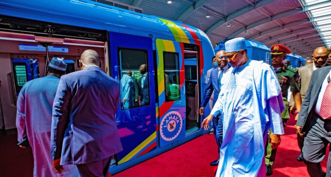 PHOTOS: Buhari inaugurates first phase of Lagos blue line rail project