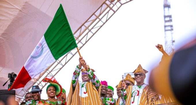 ‘I heard you loud and clear’ — Atiku hails Oyo residents who chanted his name at Makinde’s rally