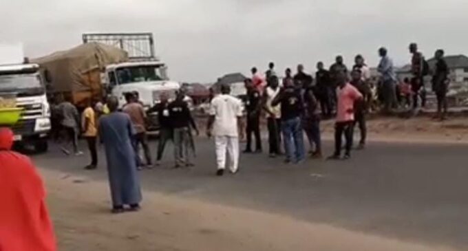 Protesters block Lagos-Benin expressway over petrol scarcity