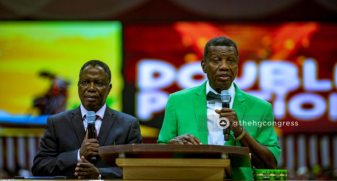 Miracles as Adeboye removes his jacket during a sermon