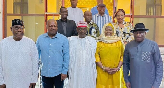 PHOTOS: Jonathan, John Mahama meet with Nigerian presidential candidates to ‘sue for peace’