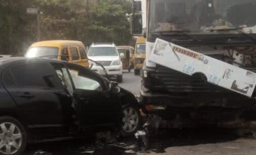 Three killed as vehicle rams into truck on Lagos-Ibadan expressway