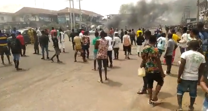 Three feared killed as Edo residents protest naira scarcity