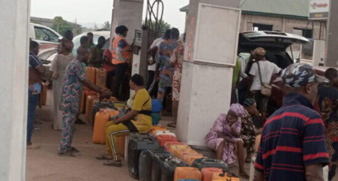 Regulators turn blind eye as filling stations, thugs fleece Nigerians amid petrol scarcity