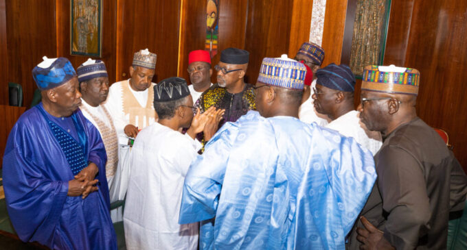 ‘CBN printed only N300bn new notes’ — APC govs beg Buhari to allow use of old naira