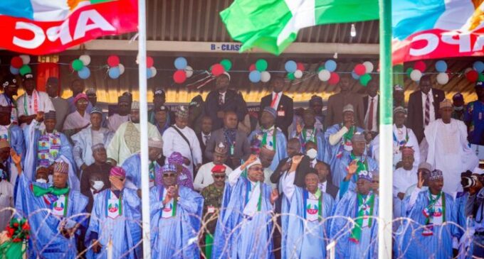 Tinubu understands Nigeria, says Buhari as APC campaigns in Sokoto