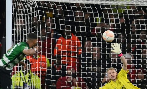 Arsenal crash out of Europa League as Man United reach quarter-finals