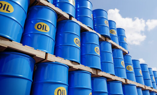 Report: Hedge funds troop to oil market, project price increase to $100 a barrel 