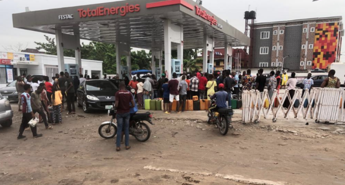 PHOTOS: Queues return to Lagos, Abuja after Tinubu’s petrol subsidy removal speech