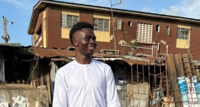‘Ẹ kúulé o’ — Arsenal’s Bukayo Saka hails fans in Lagos