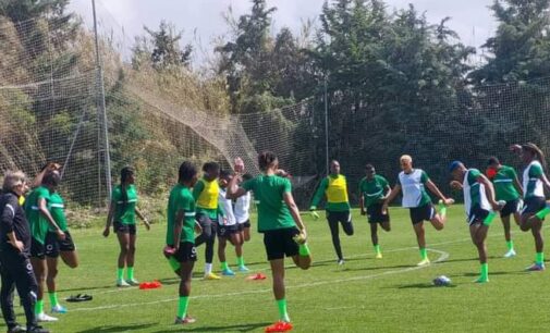 Uzodinma redeems N30m pledge to Imo players who featured in 2022 AWCON